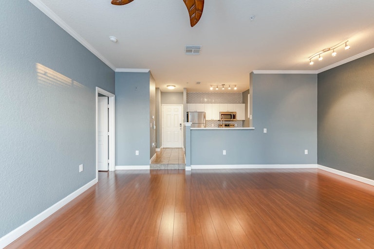 Photo 13 of 20 - 1502 Marsh Cove Ct #305, Tampa, FL 33619