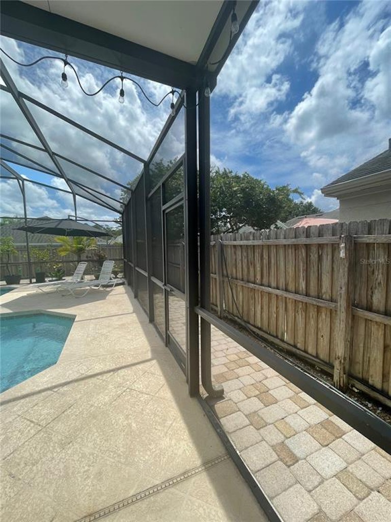 Photo 31 of 50 - 10521 Cherry Oak Cir, Orlando, FL 32817