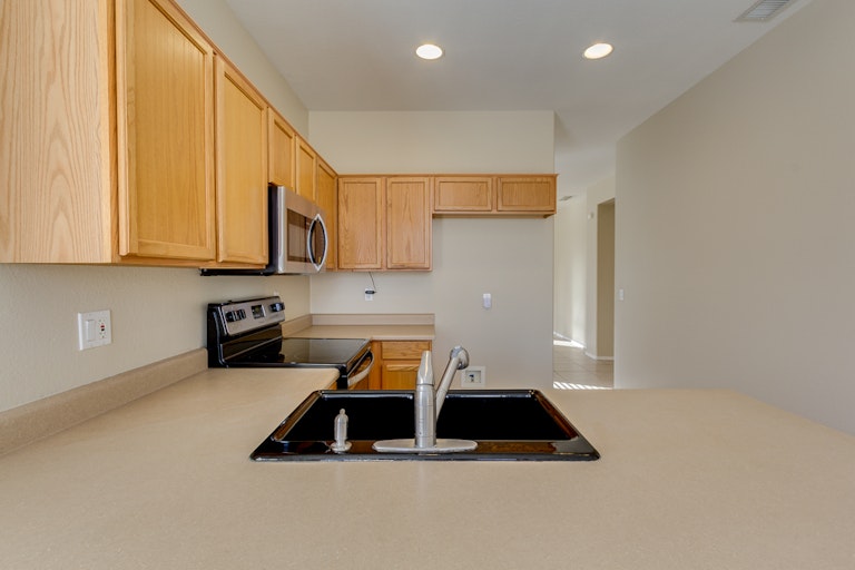 Photo 7 of 25 - 6609 W Lawrence Ln, Glendale, AZ 85302