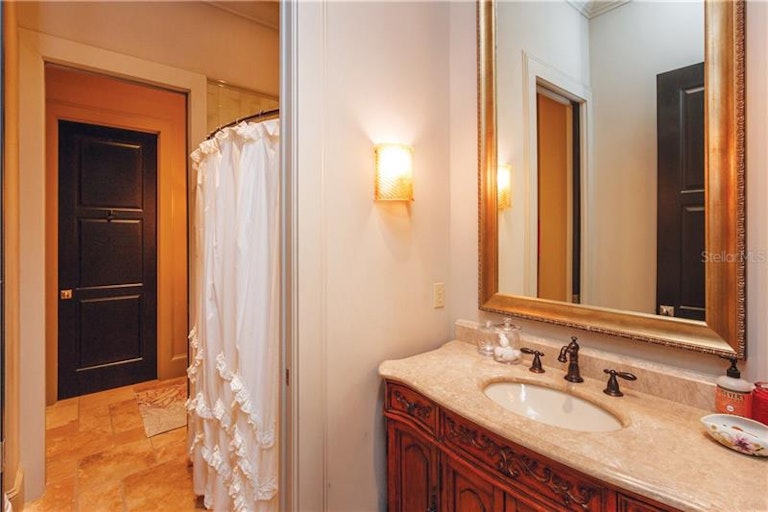 Photo 15 of 22 - 1300 Oneco Ave, Winter Park, FL 32789