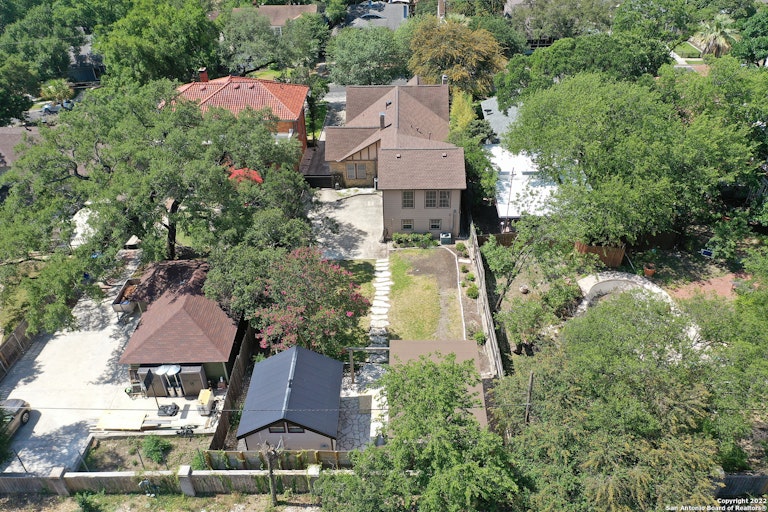 Photo 38 of 39 - 347 E Huisache Ave, San Antonio, TX 78212