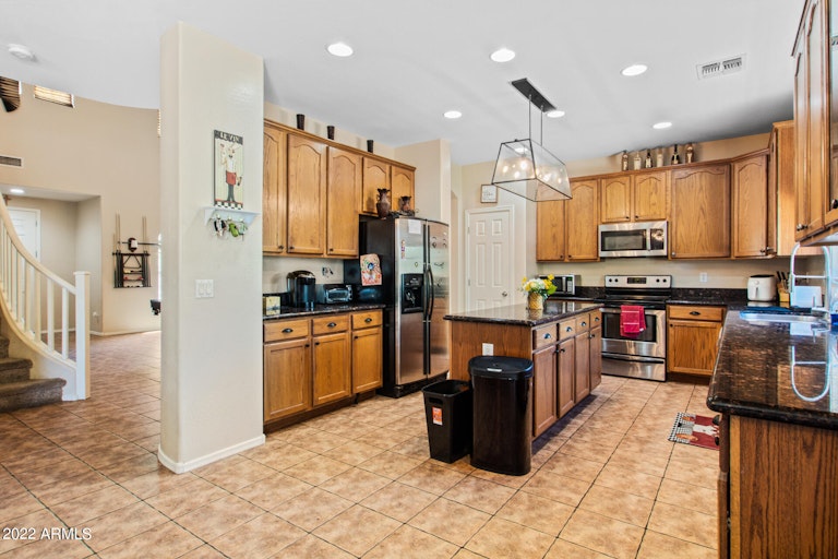 Photo 7 of 24 - 16016 W Hualapai St, Goodyear, AZ 85338