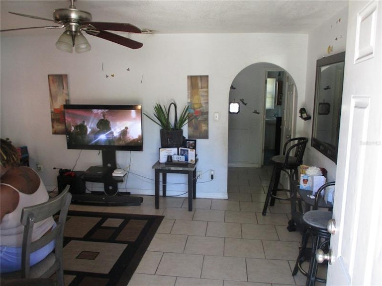 Photo 2 of 26 - 624 28th Ave S, Saint Petersburg, FL 33705