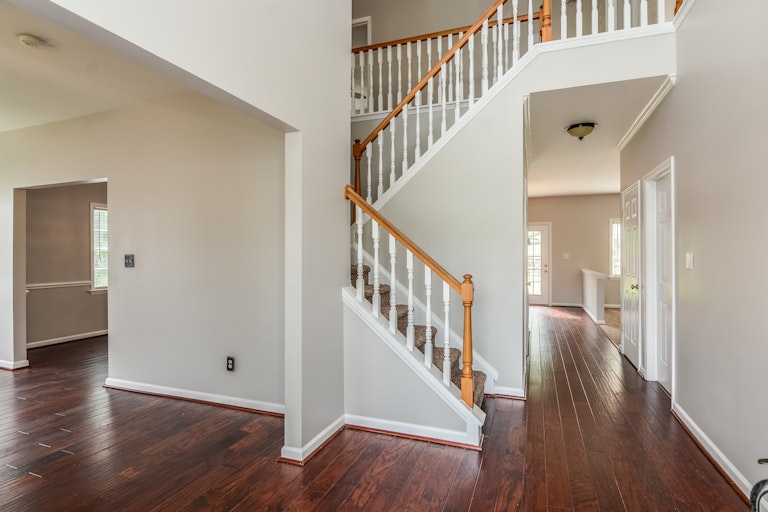 Photo 6 of 21 - 1006 Cantrell Ln, Apex, NC 27502