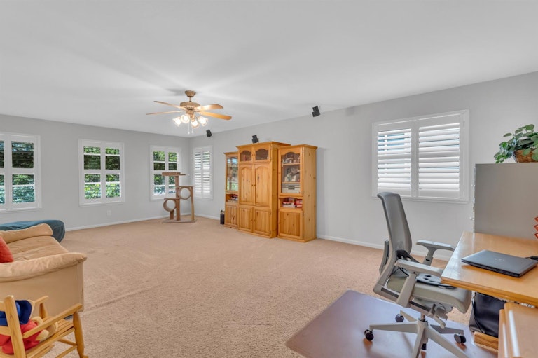 Photo 20 of 35 - 350 Westlake Dr, West Sacramento, CA 95605