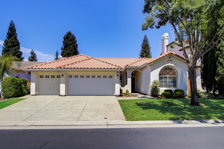 Photo 1 of 28 - 9405 Moondancer Cir, Roseville, CA 95747
