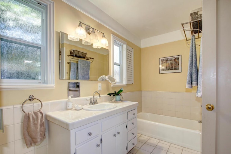 Photo 39 of 87 - 4501 Moddison Ave, Sacramento, CA 95819