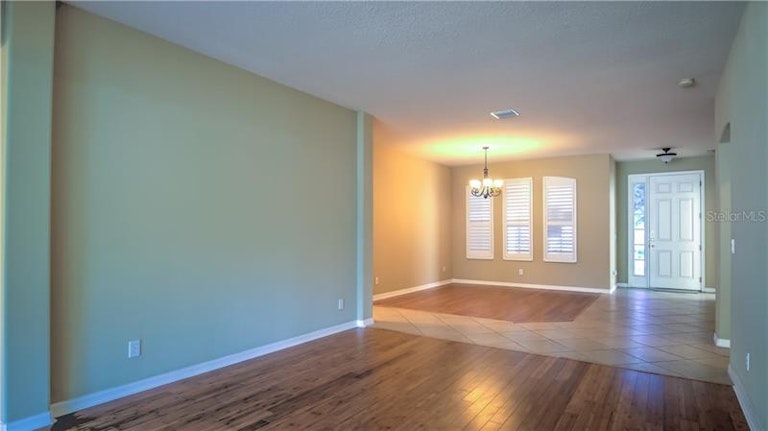 Photo 20 of 25 - 307 Carriage Oak Pl, Seffner, FL 33584