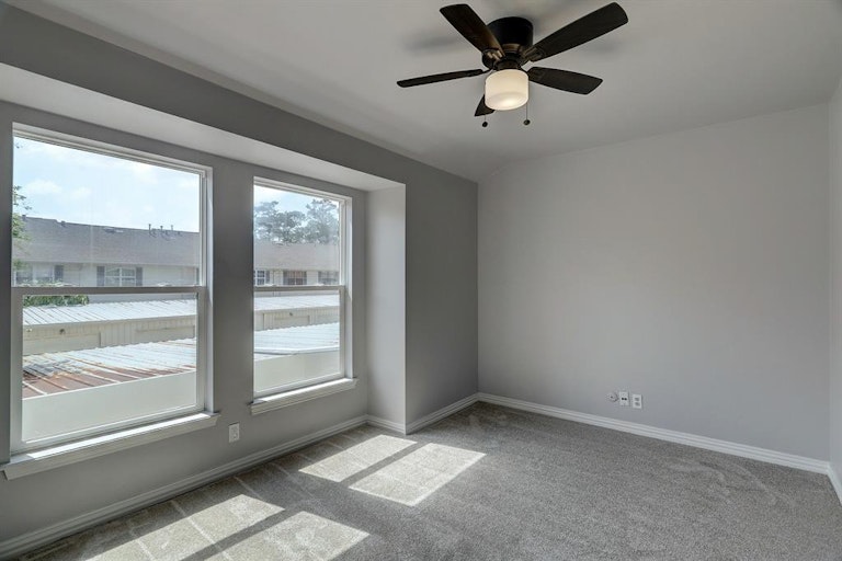 Photo 28 of 42 - 12643 Rip Van Winkle Dr, Houston, TX 77024