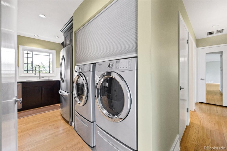 Photo 19 of 25 - 2207 Zinnia St, Golden, CO 80401