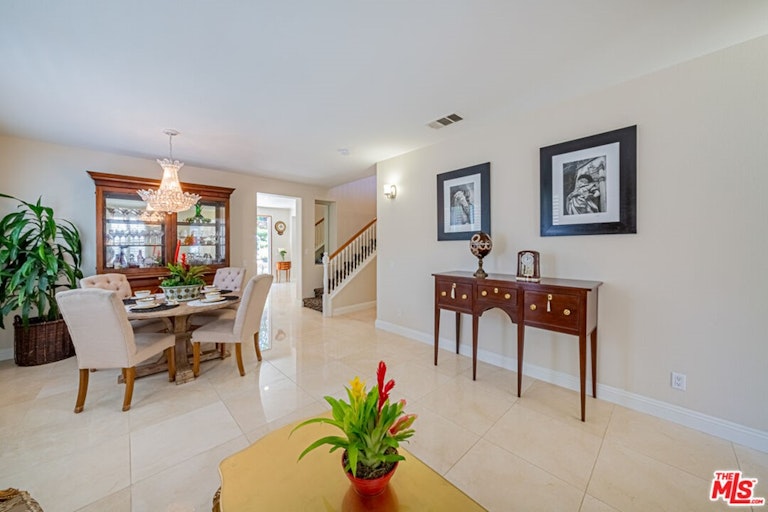 Photo 14 of 48 - 686 Milford St, Los Angeles, CA 90042