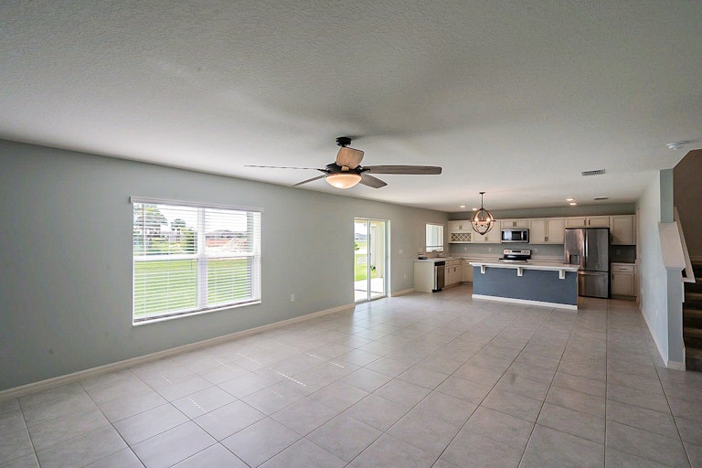 Photo 14 of 35 - 454 Sunfish Dr, Winter Haven, FL 33881