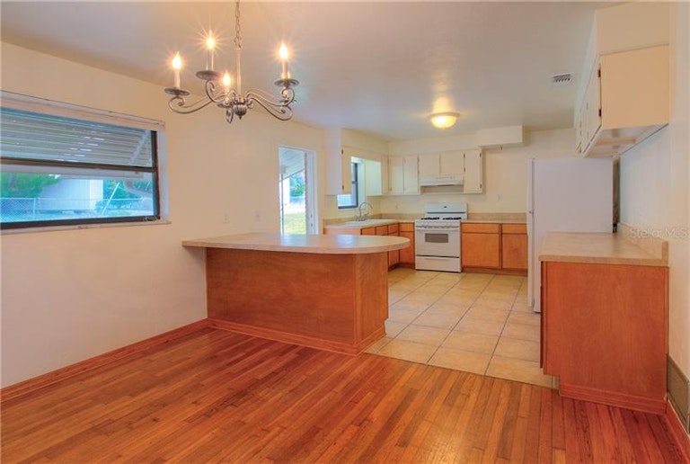 Photo 8 of 25 - 630 Candyce Ave, Lakeland, FL 33815