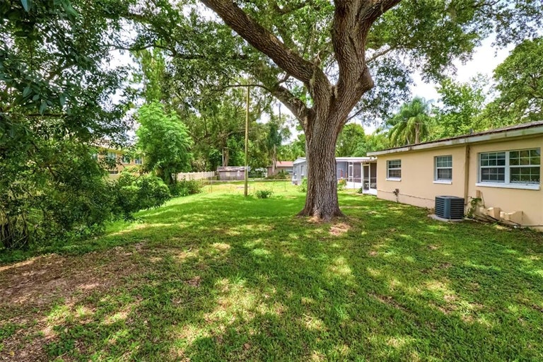 Photo 29 of 29 - 4016 Waring Dr, Tampa, FL 33610