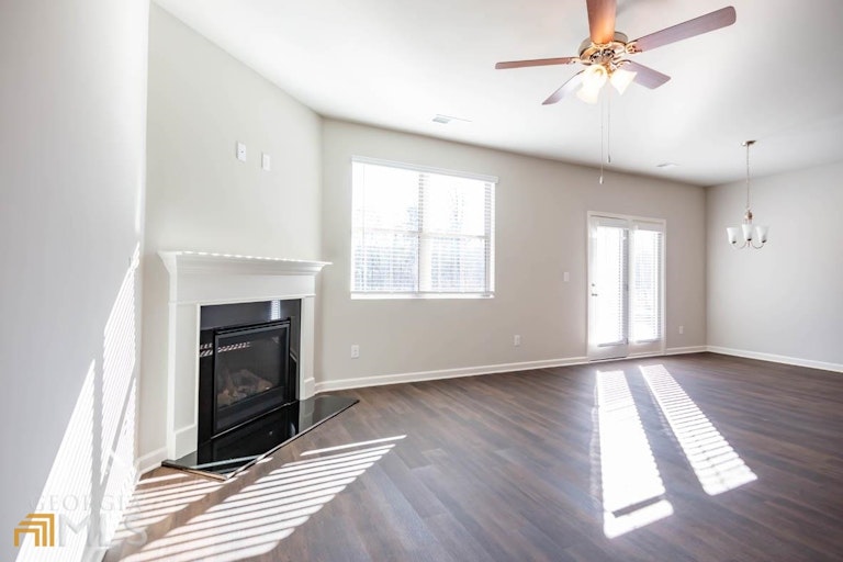 Photo 7 of 32 - 4389 Cannon Walk #8, Ellenwood, GA 30294