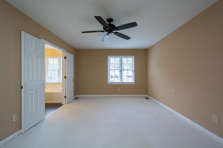 Photo 17 of 30 - 8604 Carolingian Ct, Raleigh, NC 27615
