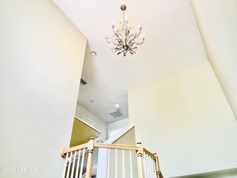 Photo 3 of 31 - 11066 Castlemain Cir E, Jacksonville, FL 32256