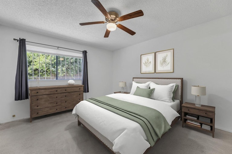 Photo 30 of 48 - 10 Glenville Cir, Sacramento, CA 95826