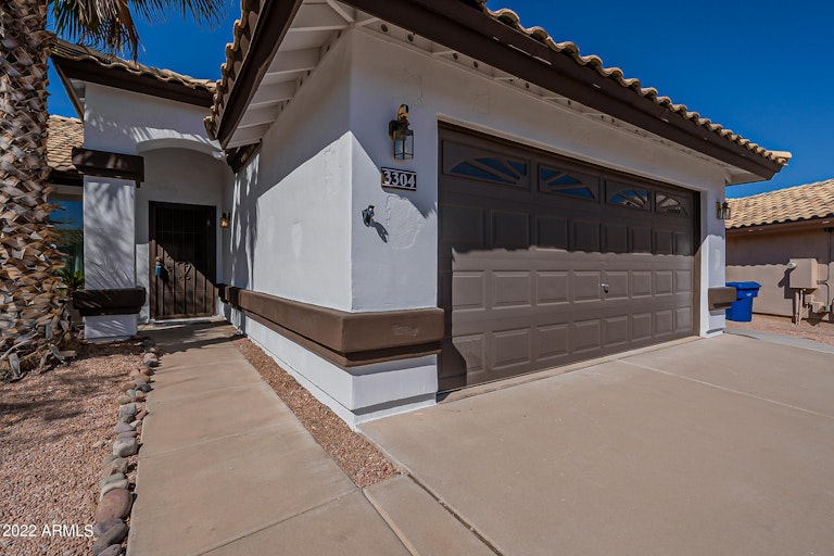 Photo 2 of 35 - 3304 N Sea Pines Cir, Mesa, AZ 85215