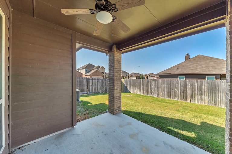 Photo 7 of 28 - 4701 Red Gate Cir, Keller, TX 76244