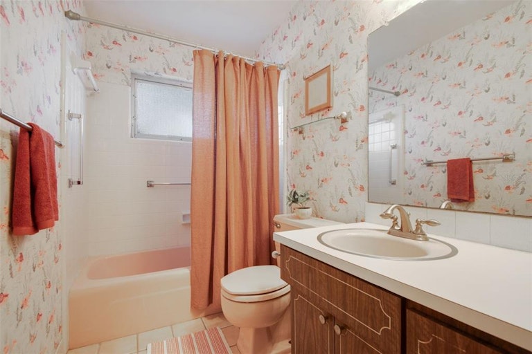 Photo 20 of 42 - 372 Westwinds Dr, Palm Harbor, FL 34683